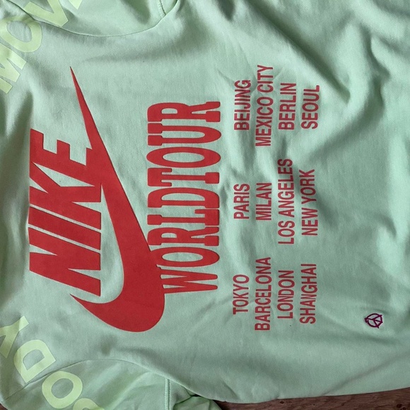 GLOW IN THE DARK SLEEVE NIKE WORLD TOUR HOODIE - Picture 7 of 7